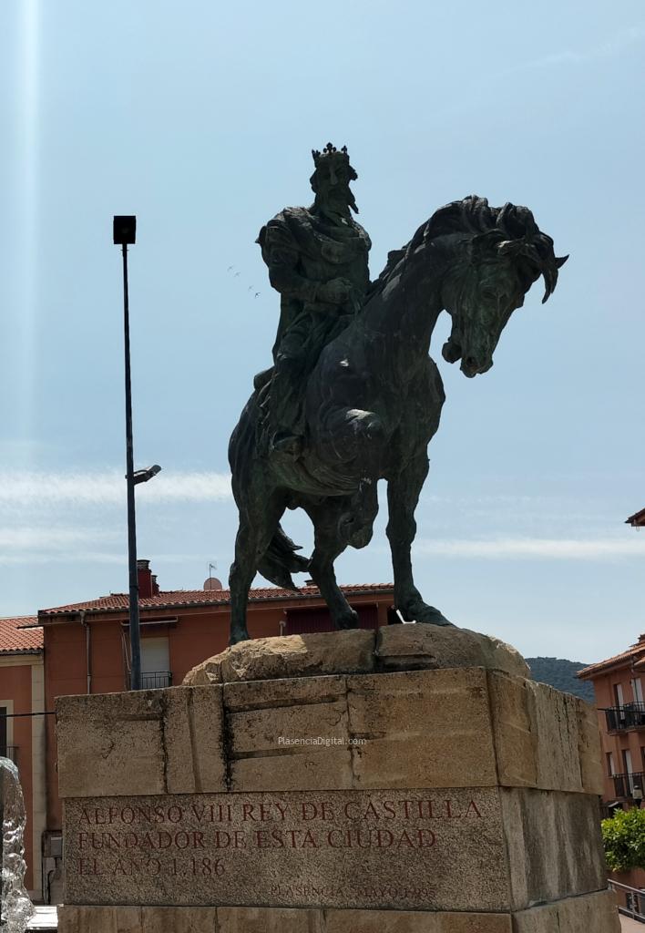 Escultura de Alfonso VIII