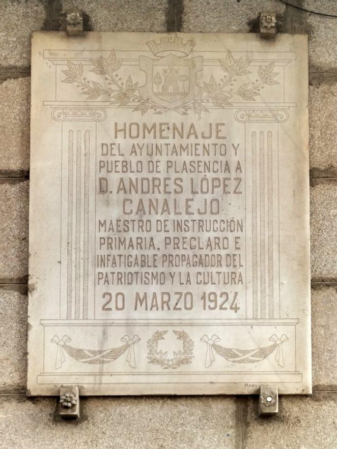 Placa homenaje a Andrés López Canalejo