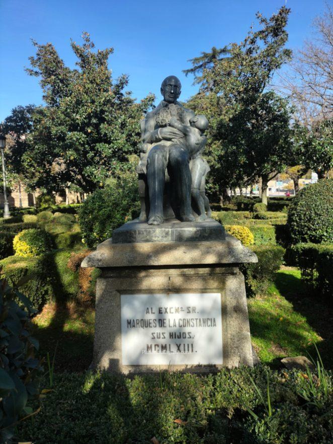 Escultura al Excelentísimo Sr. Marqués de la Constancia