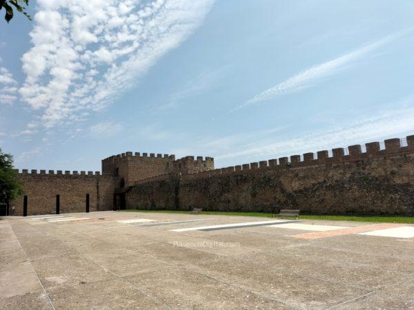 Interior del recinto Torre Lucía, Plasencia