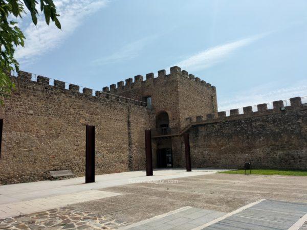 Acceso a la Torre Lucía, Plasencia